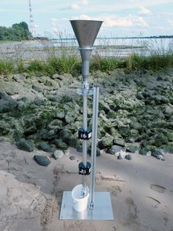Untersuchung von Ufersand auf Rückstände (Gestell ist optional)